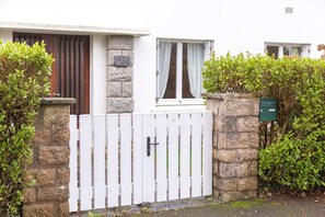Exterior detail - Apartment 'Ty Yveline - Côté Terrasse' with Private Terrace (Fouesnant)