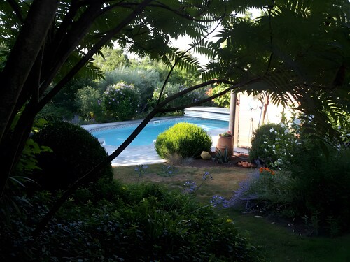 Maison de vacances « Superbe Grange, proche Puy du Fou » au calme, avec piscine, jardin arboré 