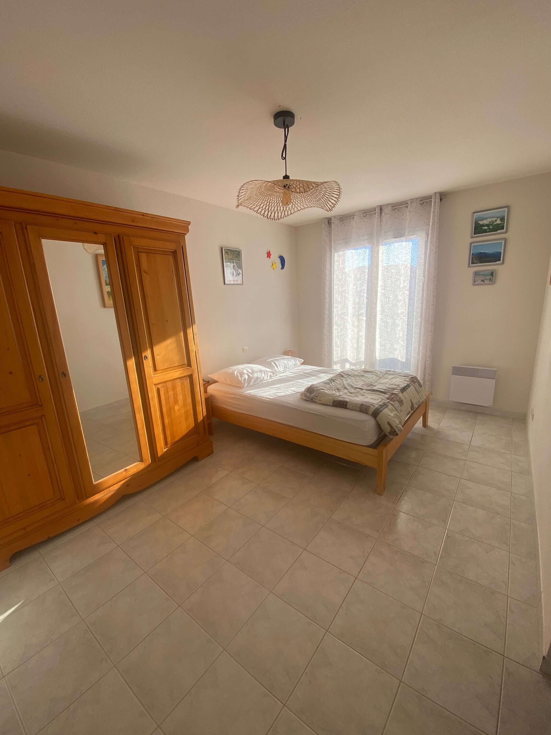 Een strijkplank/strijkijzer, wifi