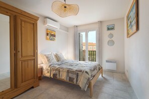 Iron/ironing board, WiFi