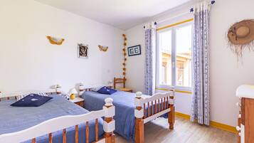 2 habitaciones, tabla de planchar con plancha y wifi