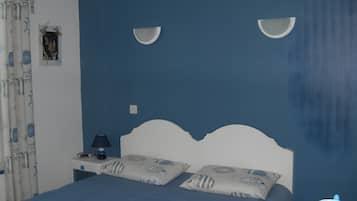 2 bedrooms, iron/ironing board, WiFi