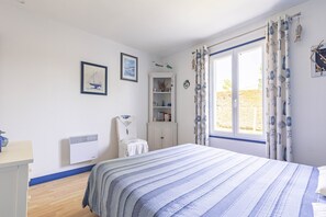 2 bedrooms, iron/ironing board, WiFi - House for a Getaway on Oléron Island (Saint-Georges-d'Oléron)