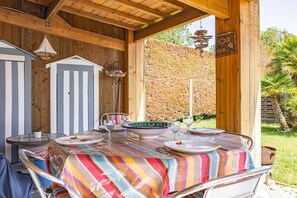 Outdoor dining - House for a Getaway on Oléron Island (Saint-Georges-d'Oléron)