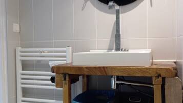 Regadera y secadora de cabello