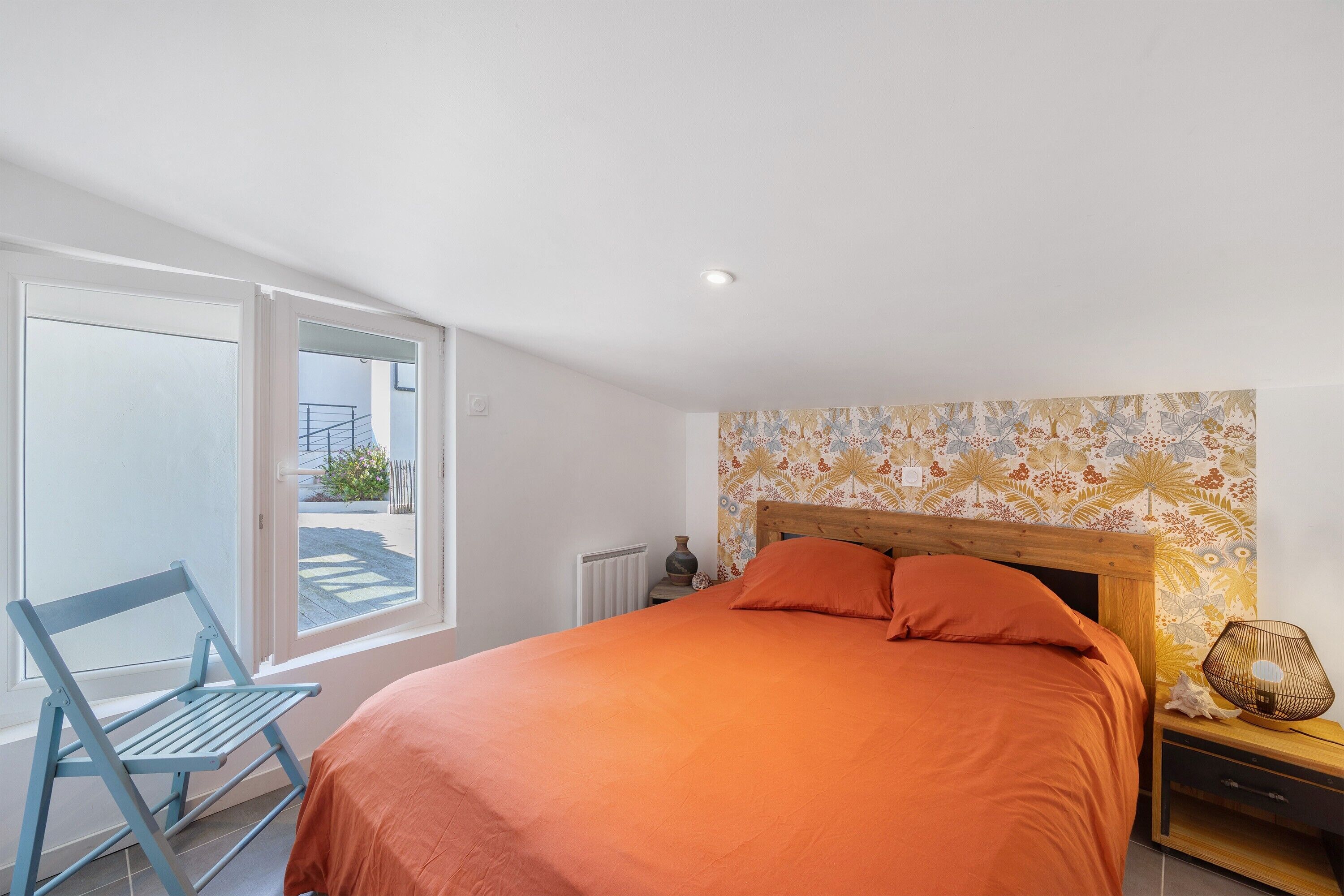 Iron/ironing board, WiFi