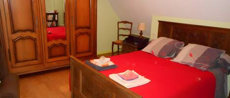 1 bedroom, WiFi, bed sheets