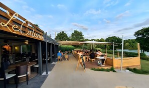 Outdoor dining - Gite for 4 People, Apremont Vendée (Apremont)