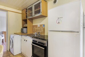 Fridge, microwave, oven, stovetop - Gite for 4 People, Apremont Vendée (Apremont)