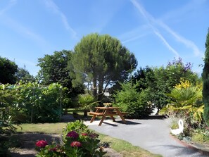 Outdoor dining - Gite for 4 People, Apremont Vendée (Apremont)