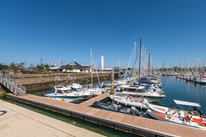 Marina - Le Sailing Apartment: Port View, Near Beach & Thalasso, Private Parking (Arzon)