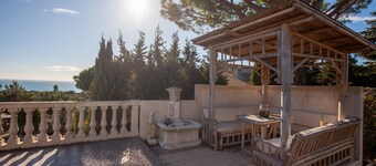 Apartment “Gîte Entre Mer Et Jardin Ei Riazi” with Sea View, Wi-Fi and Air Conditioning