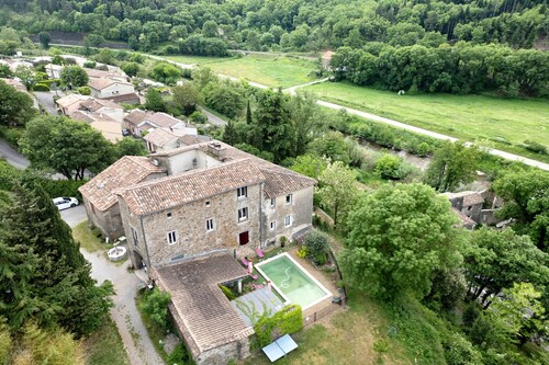  « Gîte - La Magnanerie » avec vue sur la montagne, piscine partagée et Wi-Fi