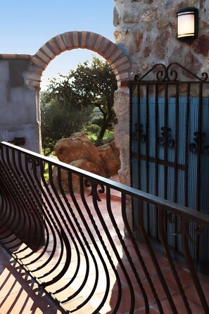 Property grounds - Tour Catalane – Authentic Catalan Mas with Panoramic Views (Ille-sur-Têt)