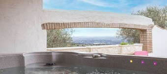 Tour Catalane – Authentic Catalan Mas with Panoramic Views