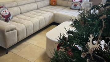 Télévision, table de tennis de table