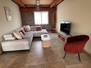 Télévision, table de tennis de table