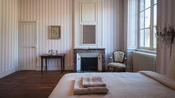 熨斗/熨衣板、WiFi、床单