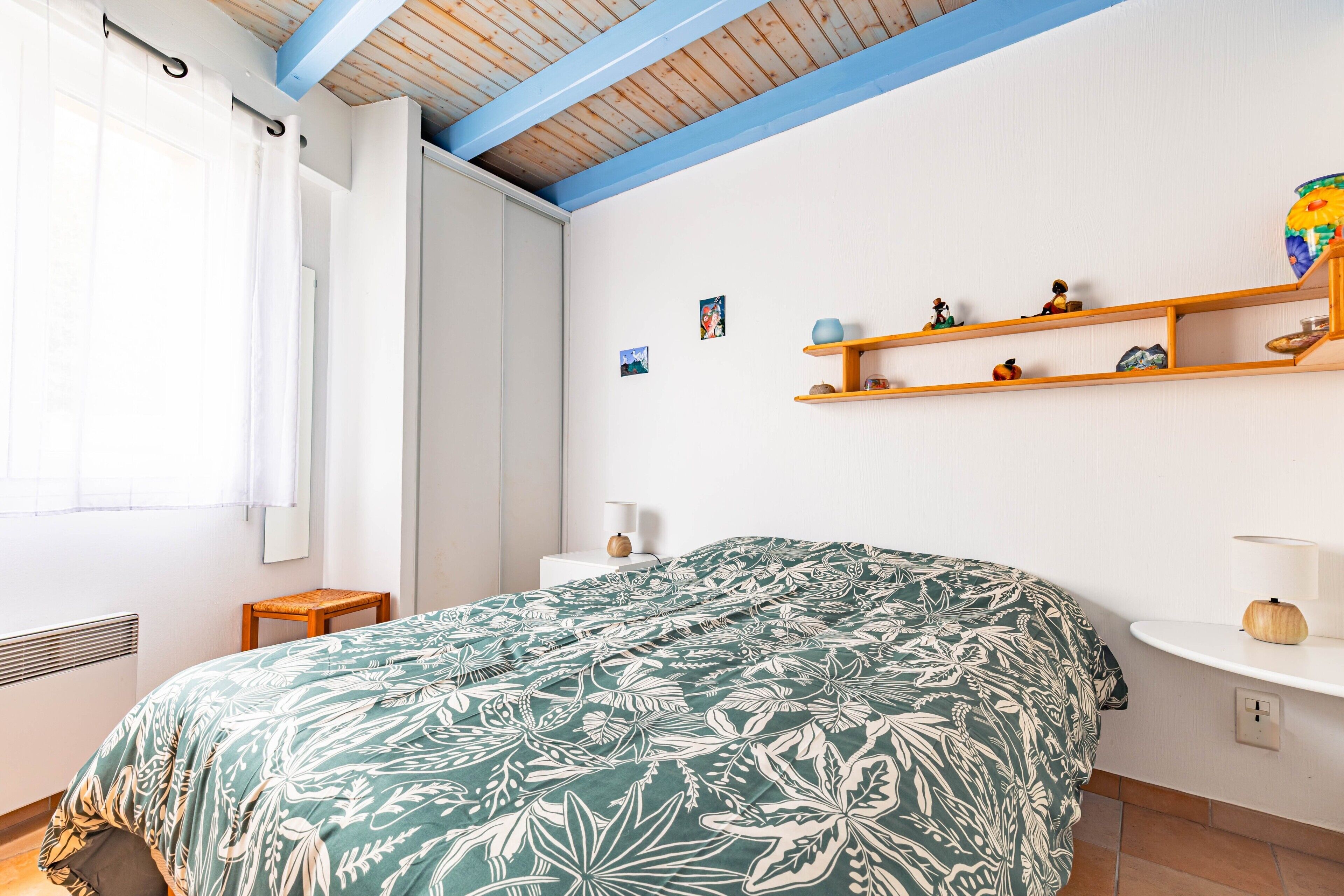 Iron/ironing board, WiFi