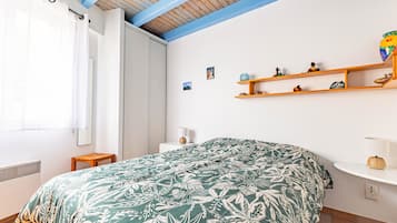 Iron/ironing board, WiFi