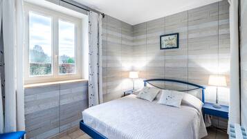 Tabla de planchar con plancha y wifi