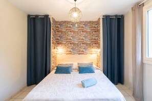 Tabla de planchar con plancha y wifi