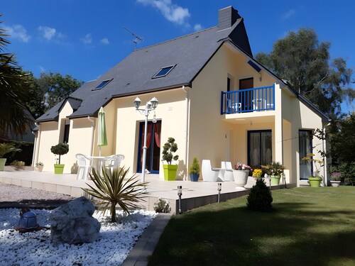 Chambre d’hôtes « Chez Mireille - Chambre Maya » avec jardin partagé, balcon et Wi-Fi