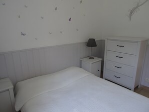 Iron/ironing board, WiFi - Spacious House in the Heart of Médoc Between Estuary and Ocean (Bégadan)