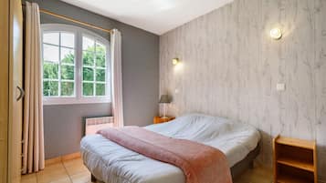 Iron/ironing board, WiFi