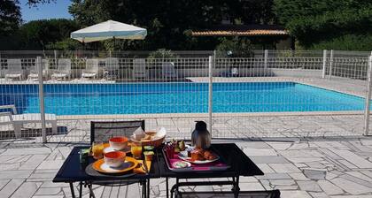 Spacious House in the Heart of Médoc Between Estuary and Ocean