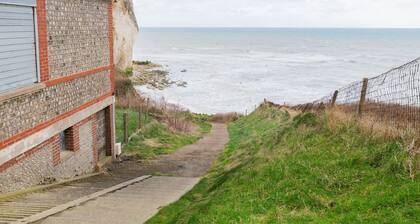 “Résidence Pleine Mer” Apartment with Sea View and Shared Garden
