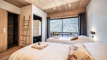 Ferros/tábuas de passar roupa, Wi-Fi, roupa de cama