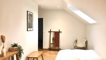 Strykejern/-brett og sengetøy