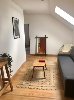 Fernseher, Tischtennisplatte