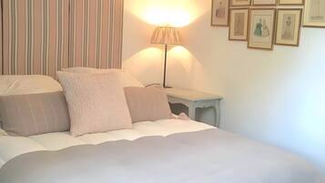 Fer et planche Ă repasser, Wi-Fi, draps fournis