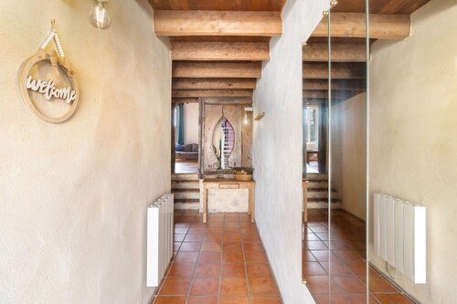 Gîtes Les Naudines Charlotte: House with 2 Shared Pools, Private Terrace & Wi-Fi