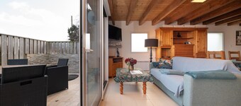 Holiday Home 'L'annexe' with Private Terrace and Wi-Fi