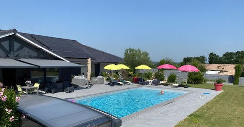 “Grand Comfort Loft” with Pool, 3-Star Rating, Wi-Fi & Air Conditioning