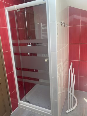 Interior - “Grand Comfort Loft” with Pool, 3-Star Rating, Wi-Fi & Air Conditioning (Montalzat)