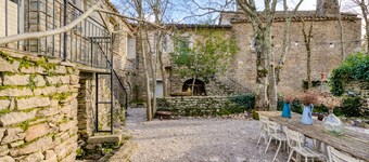 Gîte "En Famille" with Mountain View, Shared Pool and Wi-Fi