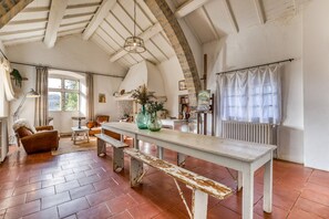 Dining - Gîte "En Famille" with Mountain View, Shared Pool and Wi-Fi (Rouet)