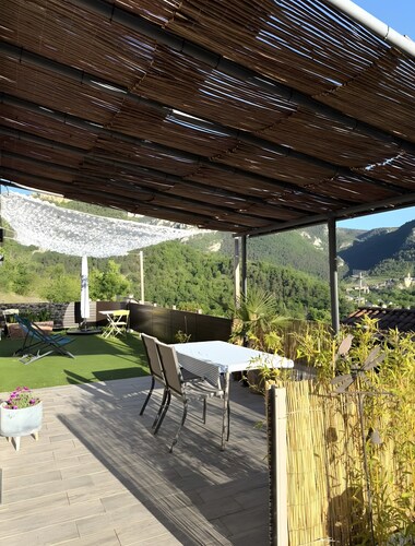Apartment 'Porte Des Gorges' with Mountain View, Private Terrace and Wi-Fi