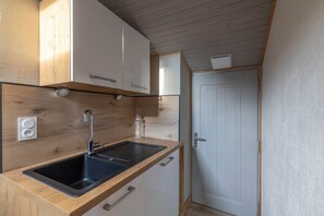 Fridge, microwave, oven, stovetop - Quiet Apartment with Mountain View in Haute-Savoie (Marignier)