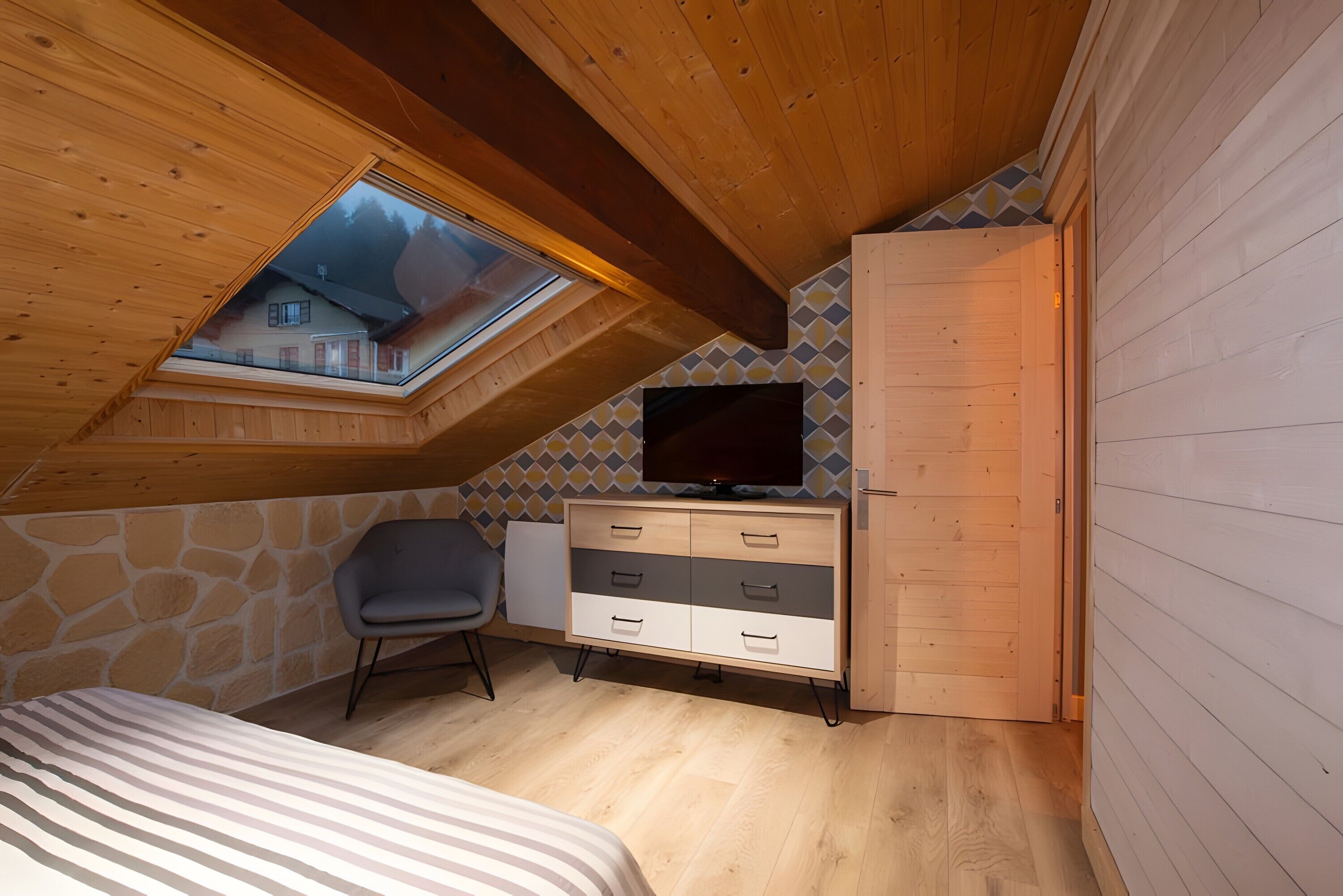 Iron/ironing board, WiFi