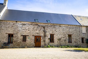 Exterior - Holiday Home “Gîte Les Normandes” with Wi-Fi (Cahagnolles)