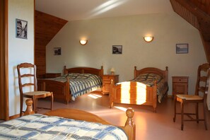 Bügeleisen/Bügelbrett, WLAN, Bettwäsche