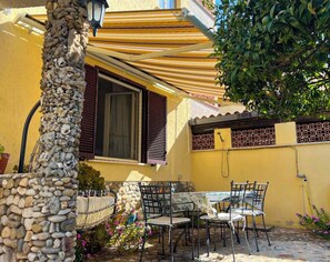 Apartment, 2 Bedrooms, Patio | Outdoor dining - Casa al Mare (Ladispoli)