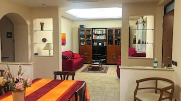 Appartamento, 2 camere da letto, patio | Pasti
