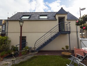 Property grounds - Les coccinelles, apartment for 2, 100 m from the port, Perros-Guirec (Perros Guirec)