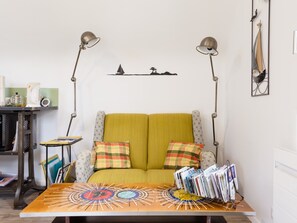 TV - Les coccinelles, apartment for 2, 100 m from the port, Perros-Guirec (Perros Guirec)